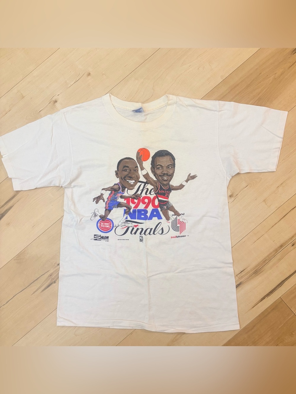 VTG 1990 NBA Finals Pistons Trail Blazers Isiah Thomas Clyde Drexler T Shirt Lg